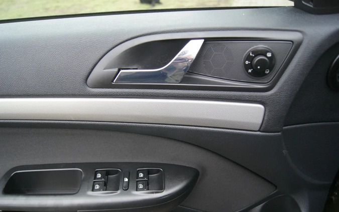 Skoda Octavia cena 21500 przebieg: 275744, rok produkcji 2009 z Rawicz małe 352